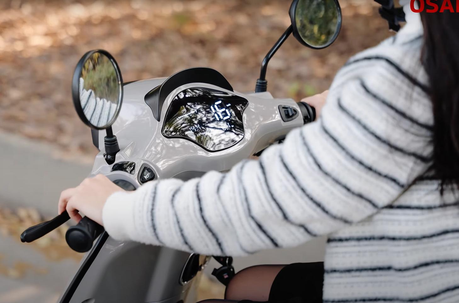 Học sinh lớp 10 có được đi xe 50cc không? Có cần bằng lái không?