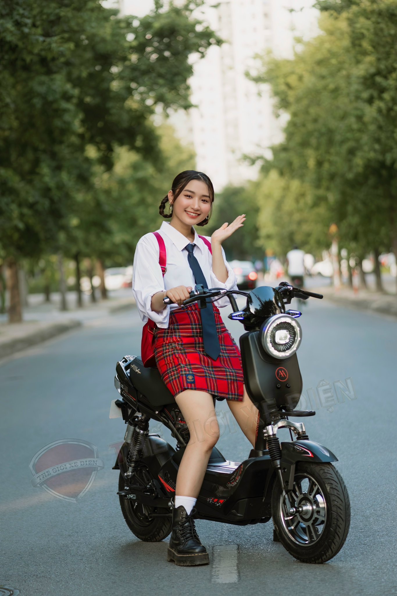 Phụ huynh cần nhắc con điều gì trước khi giao xe đạp điện đi học?