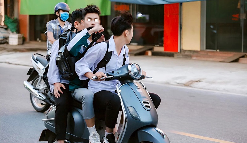 Báo động đỏ: Tưởng là thương con, phụ huynh có thể đối mặt án tù vì giao xe máy điện cho con chưa đủ tuổi