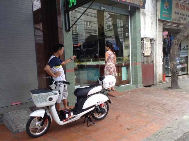 Xe đạp điện Honda A8 màu trắng siêu bền được vận chuyển về Chợ hàng cũ, Hải Phòng 4