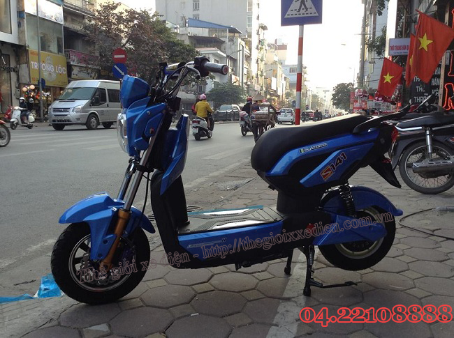 Xe điện Zoomer x4 màu xanh dương