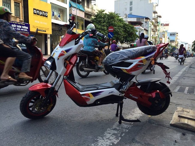 xe máy điện Xmen Yadea sport đập hộp