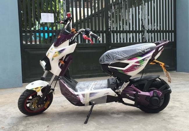 xe máy điện Xmen Yadea sport màu tím rắng hộp