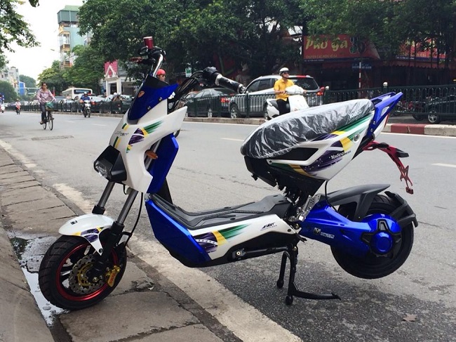 xe máy điện Xmen Yadea sport xanh dương 5 bình